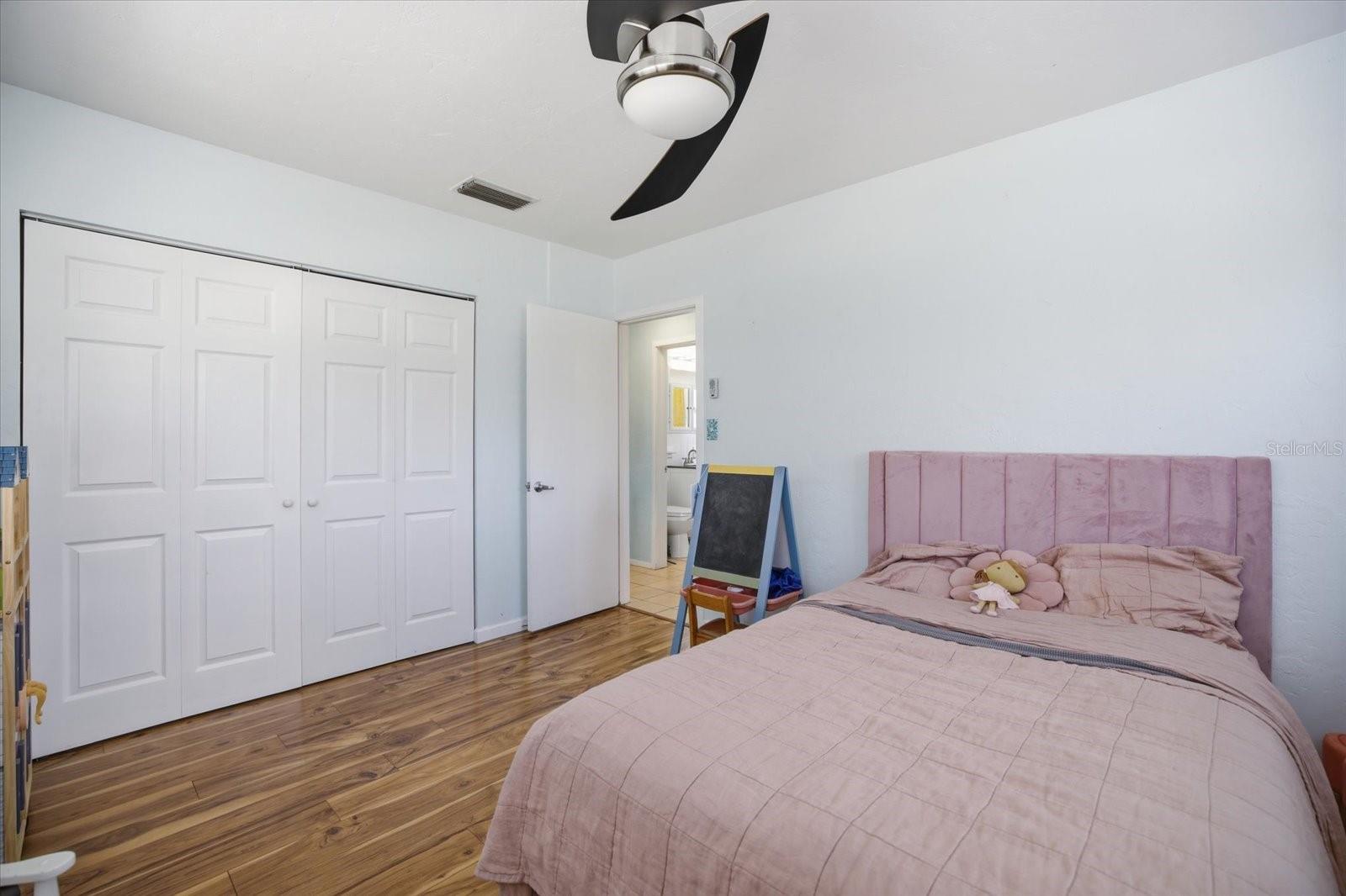 EAST VENICE - Residential