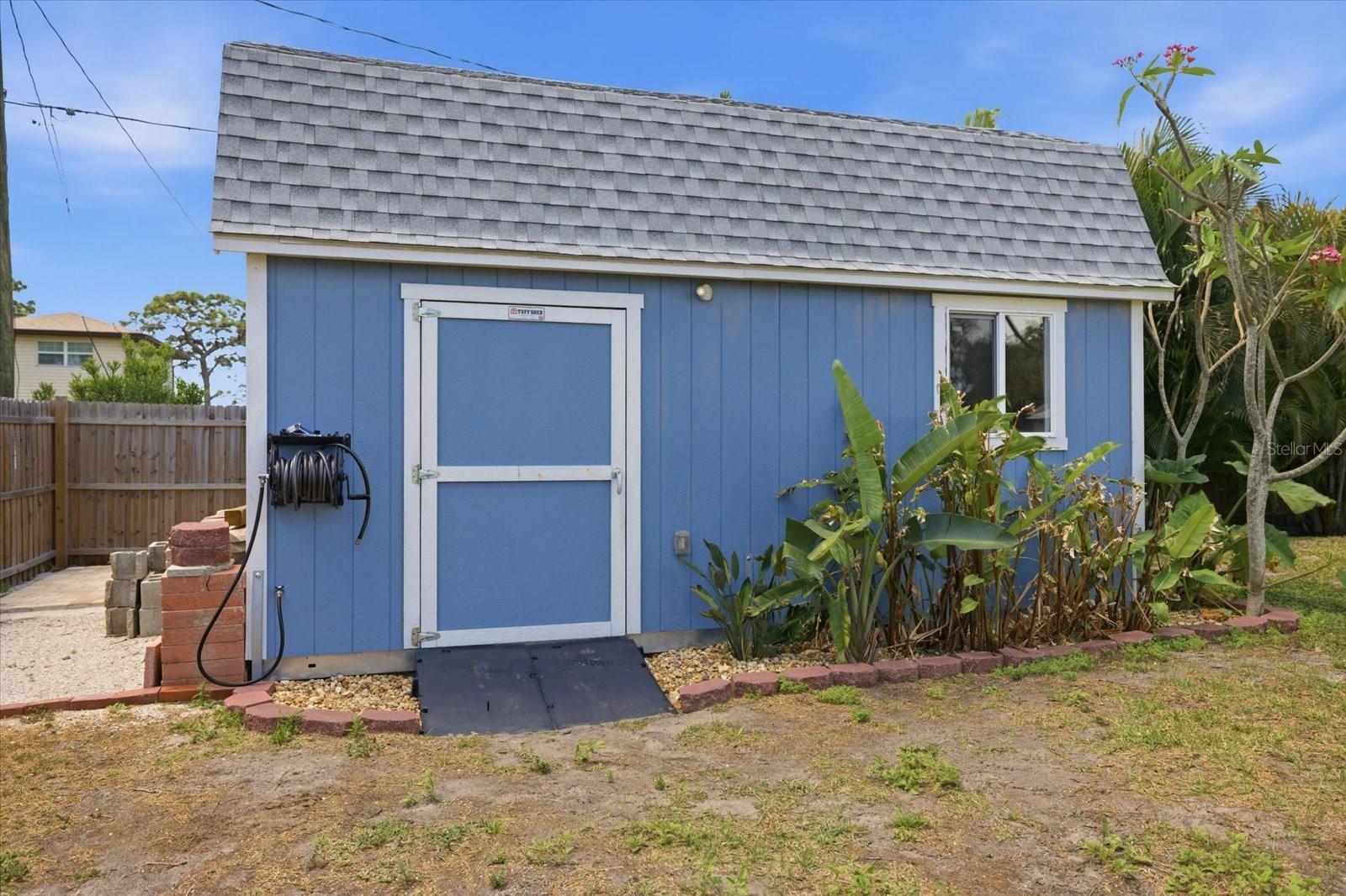 EAST VENICE - Residential