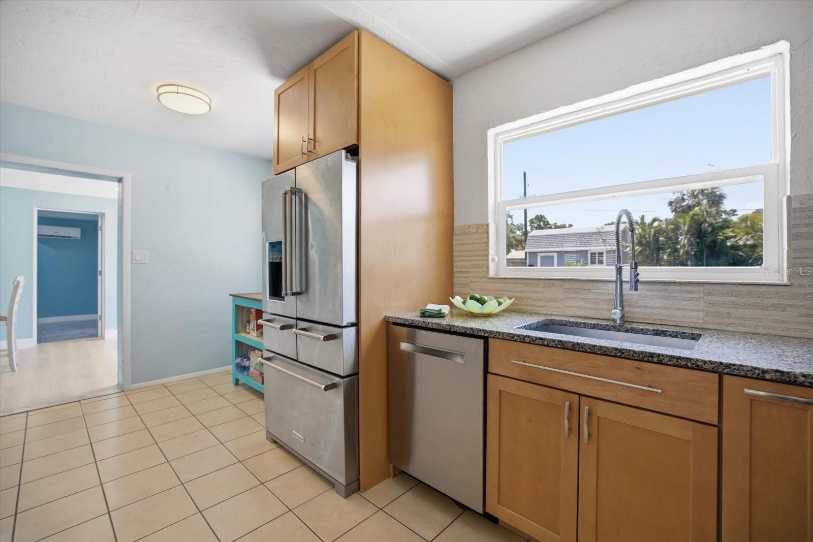 EAST VENICE - Residential