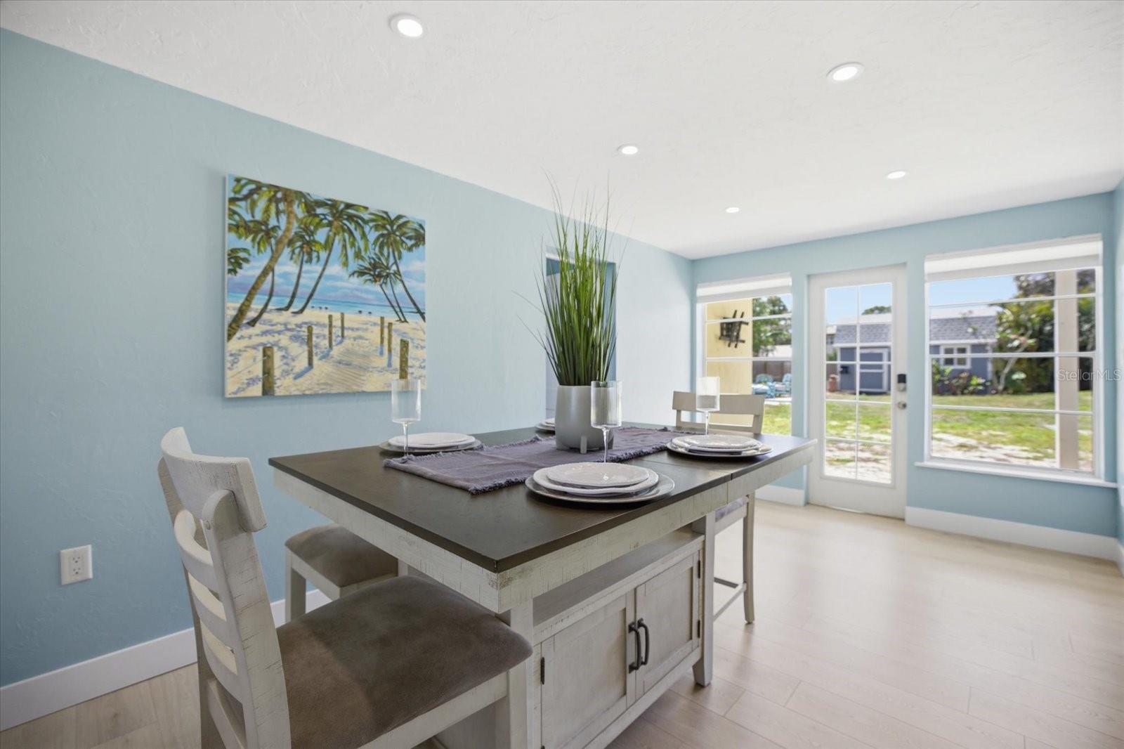 EAST VENICE - Residential