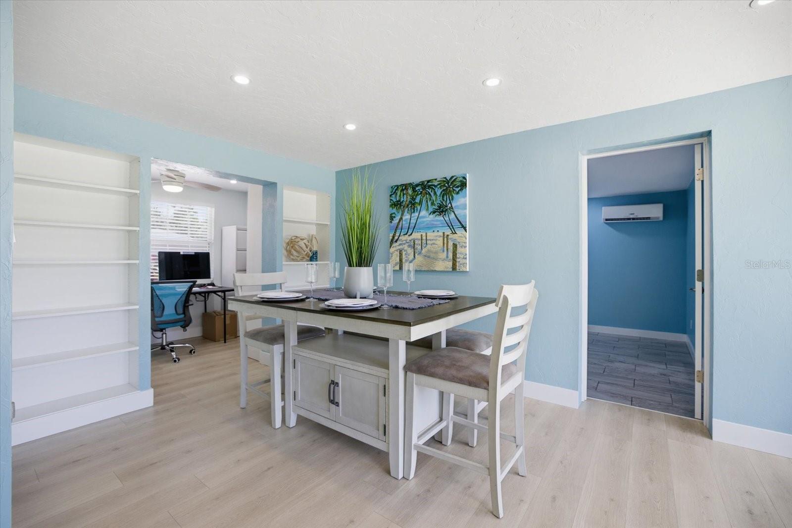 EAST VENICE - Residential