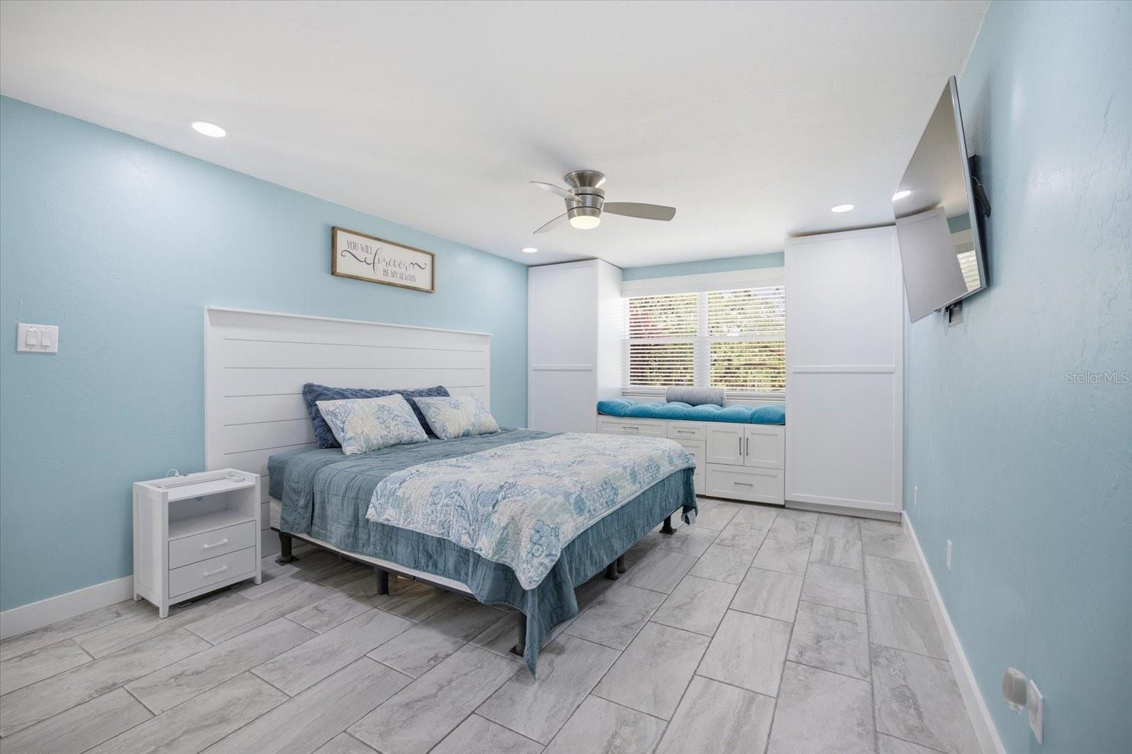 EAST VENICE - Residential