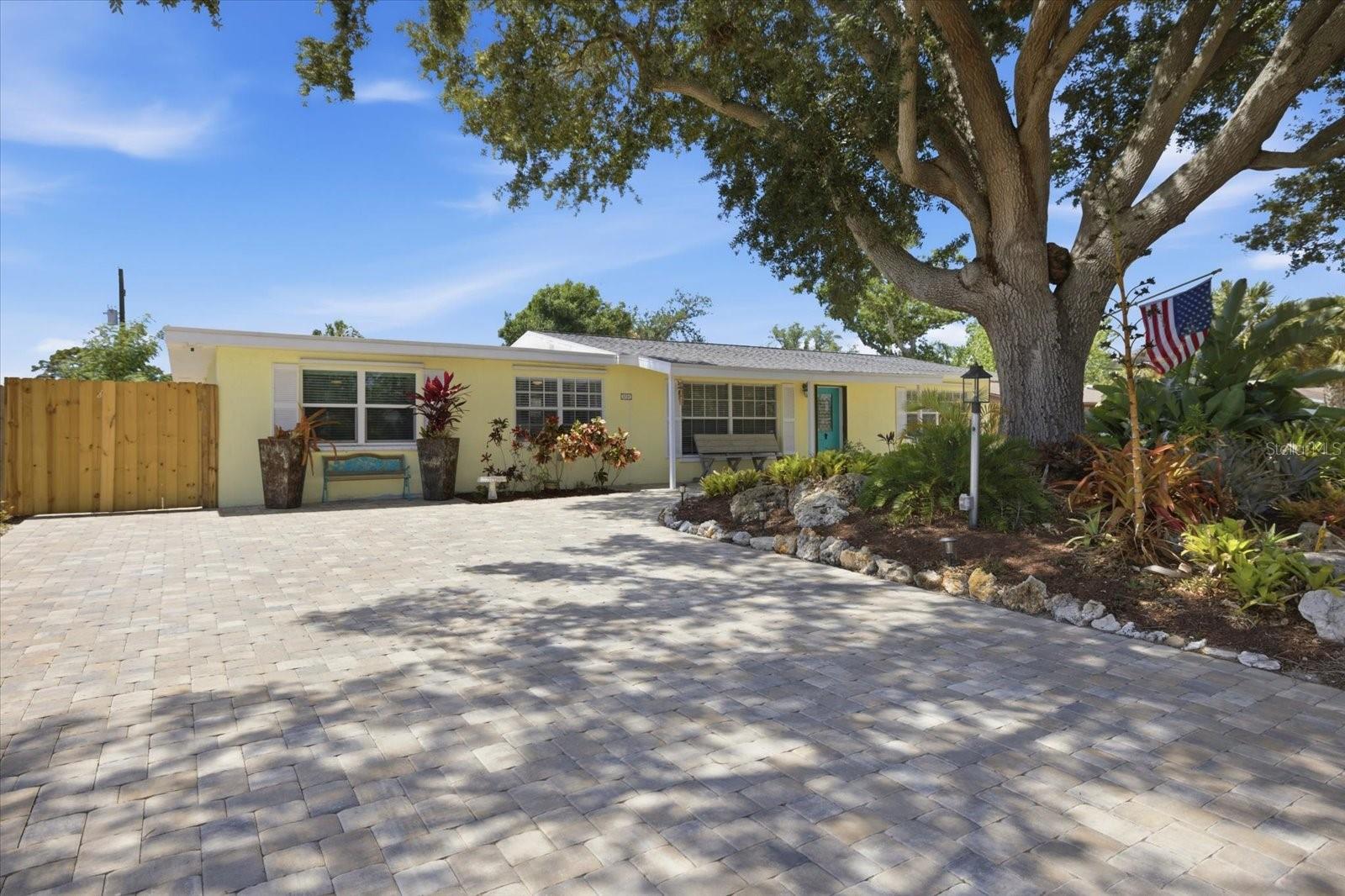 EAST VENICE - Residential