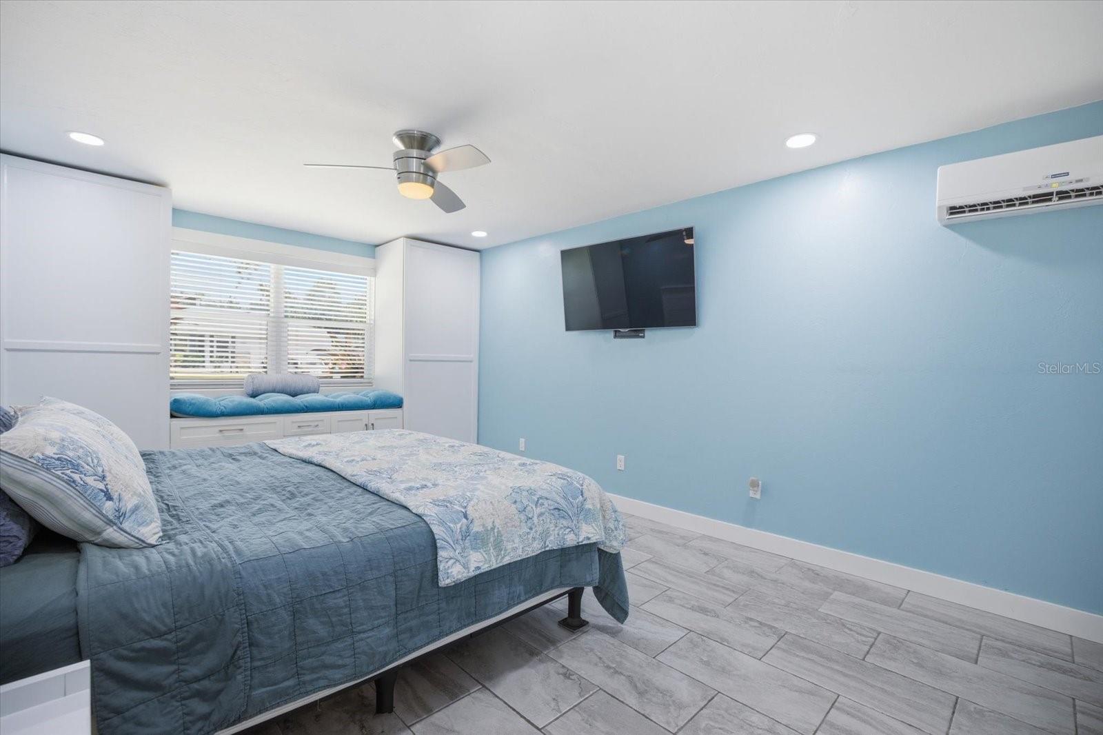 EAST VENICE - Residential