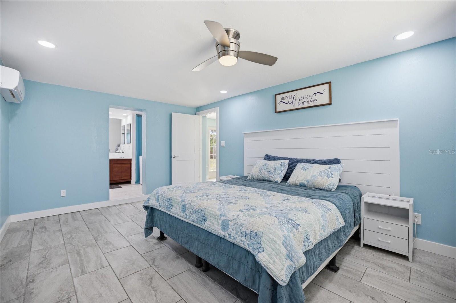 EAST VENICE - Residential