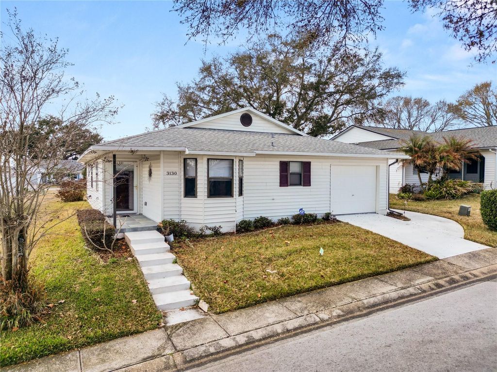 Photo of 3130 Prairie Dunes Circle W, Lakeland, FL 33810 (MLS # L4959528)