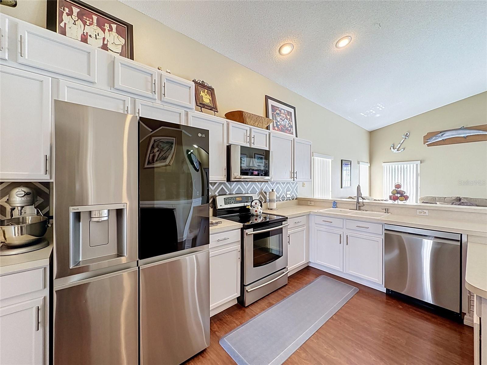 208 CASTLEMAIN CIRCLE