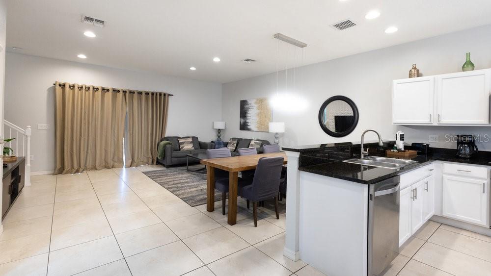 ENCANTADA PH 2 - Residential