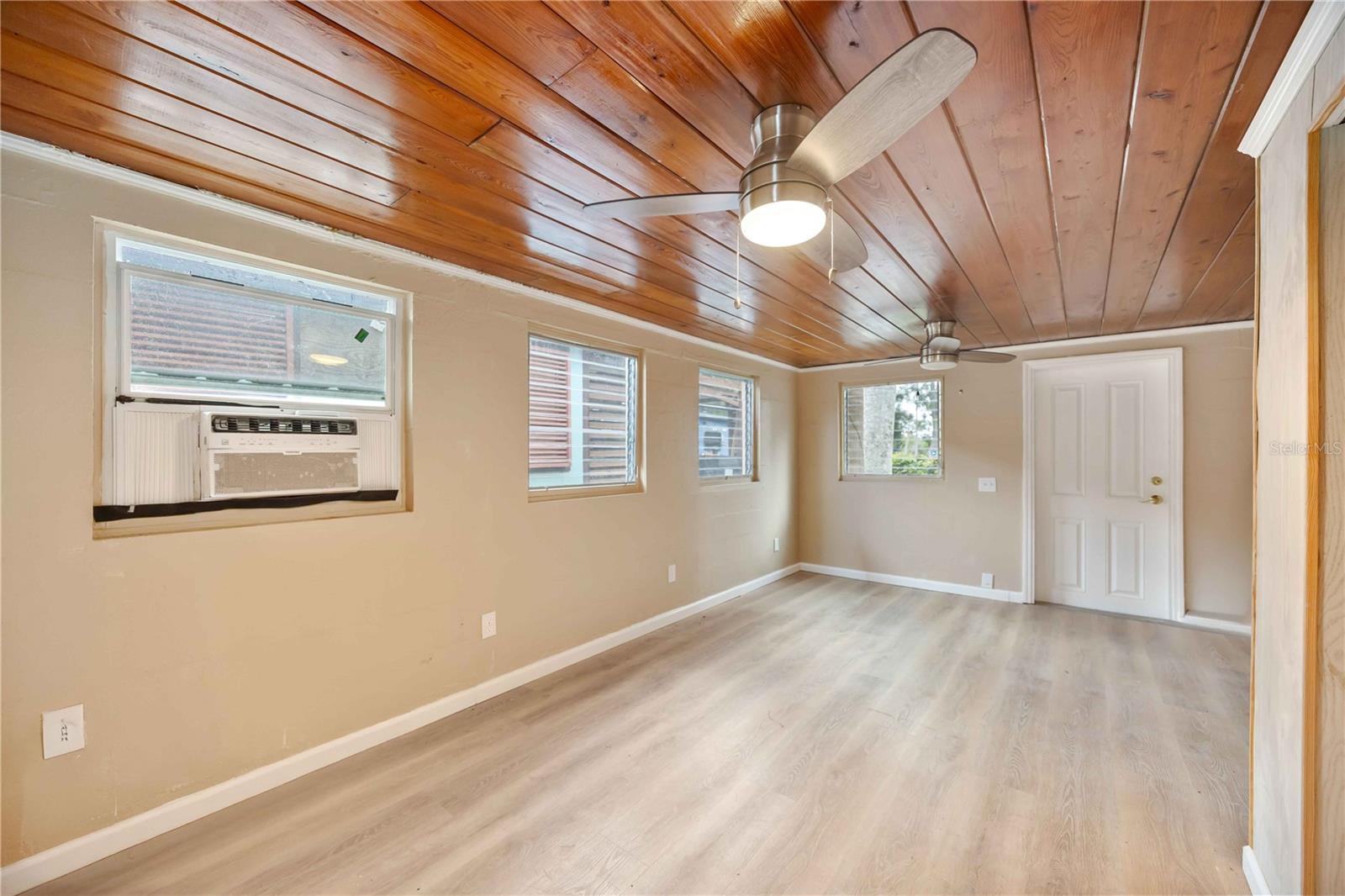 SUNNY SHORES TRAILER COMMUNITY - Residential