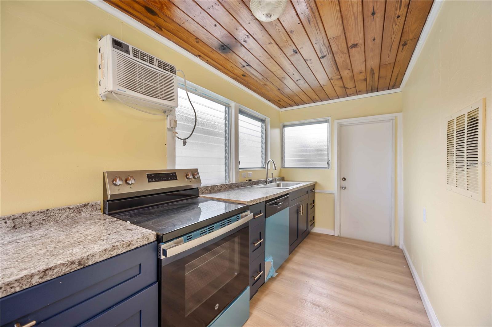 SUNNY SHORES TRAILER COMMUNITY - Residential