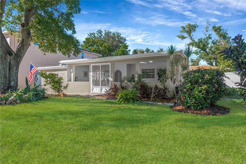 Photo of 3501 W Price Avenue, Tampa, FL 33611 (MLS # TB8553908)