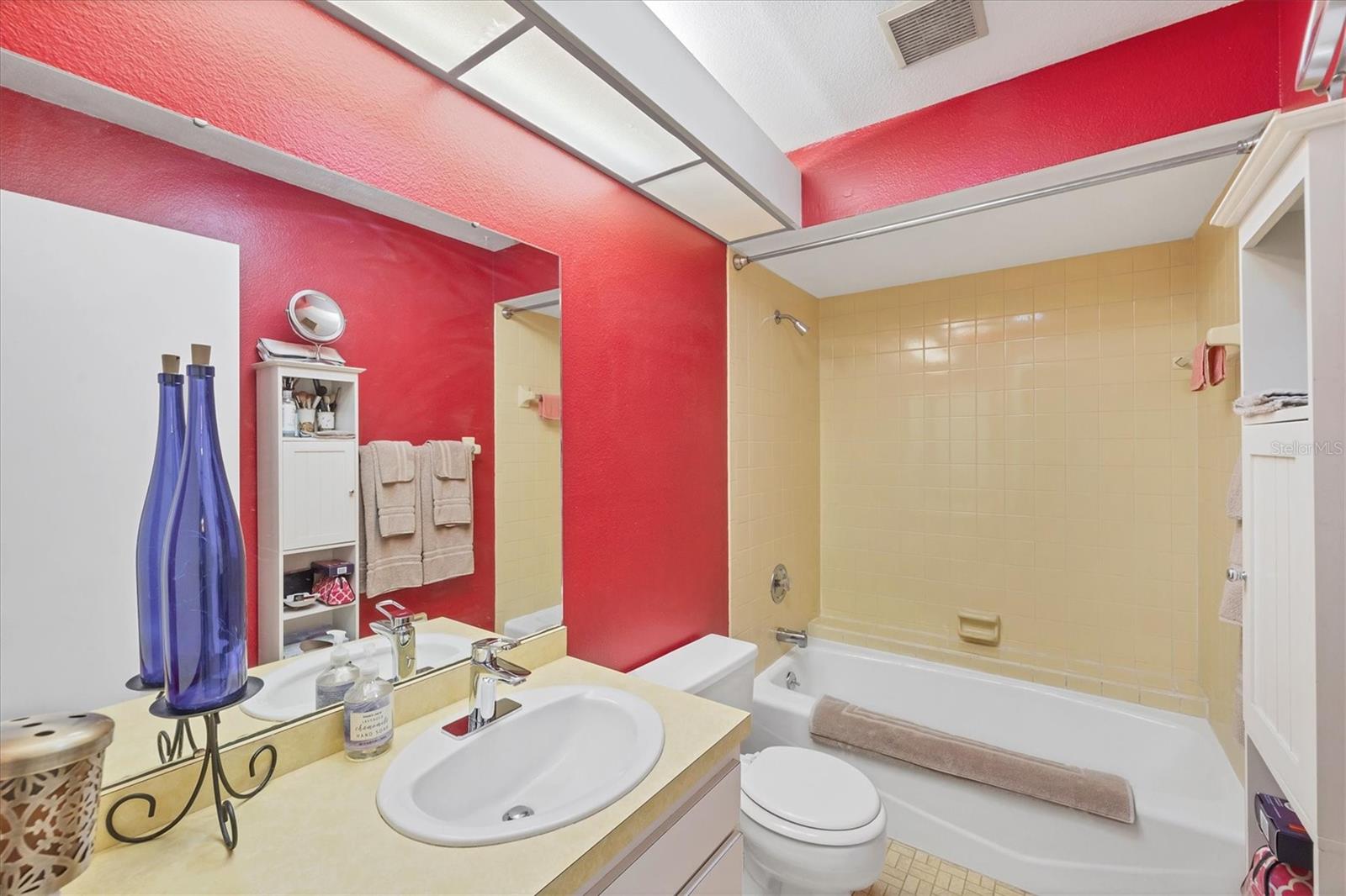 CENTER GATE VILLAGE 2 - Residential