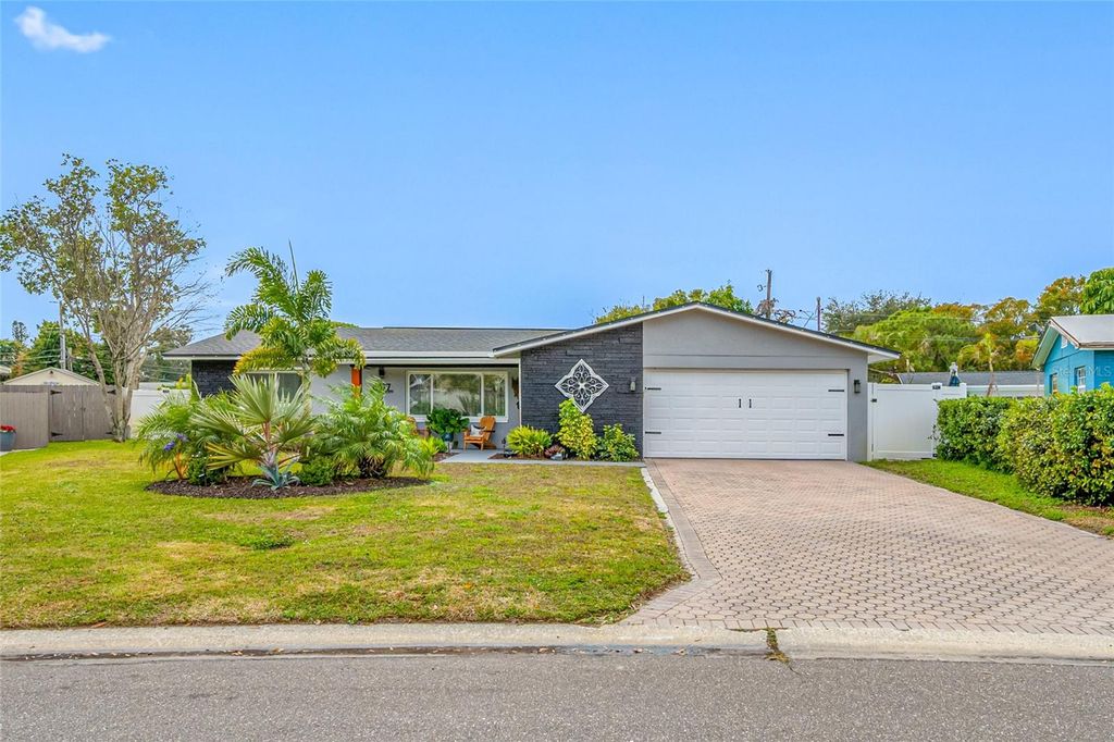 Photo of 6377 15th Street S, St Petersburg, FL 33705 (MLS # TB8468187)