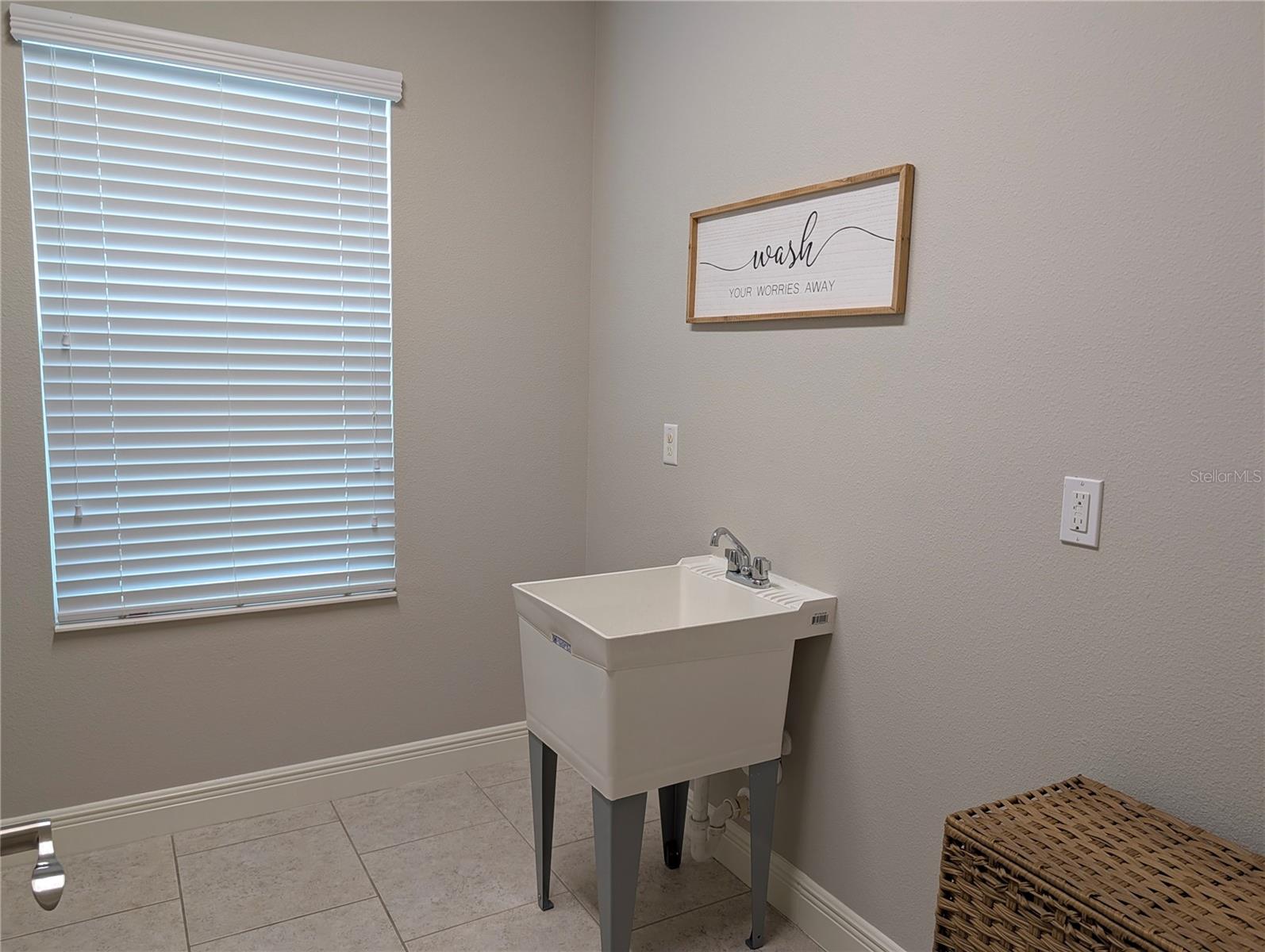 MANORS AT FOREST GLEN - Residential