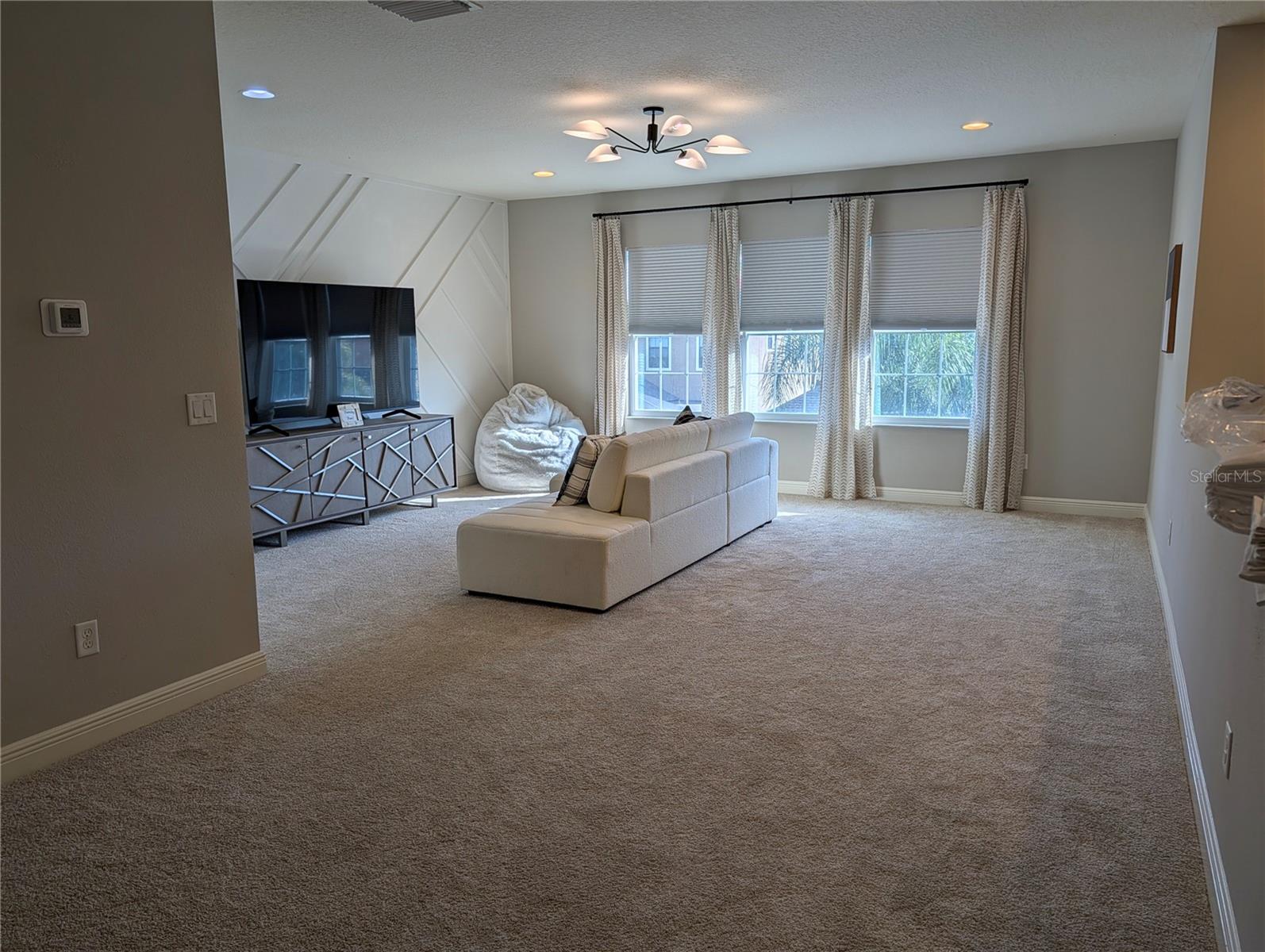 MANORS AT FOREST GLEN - Residential