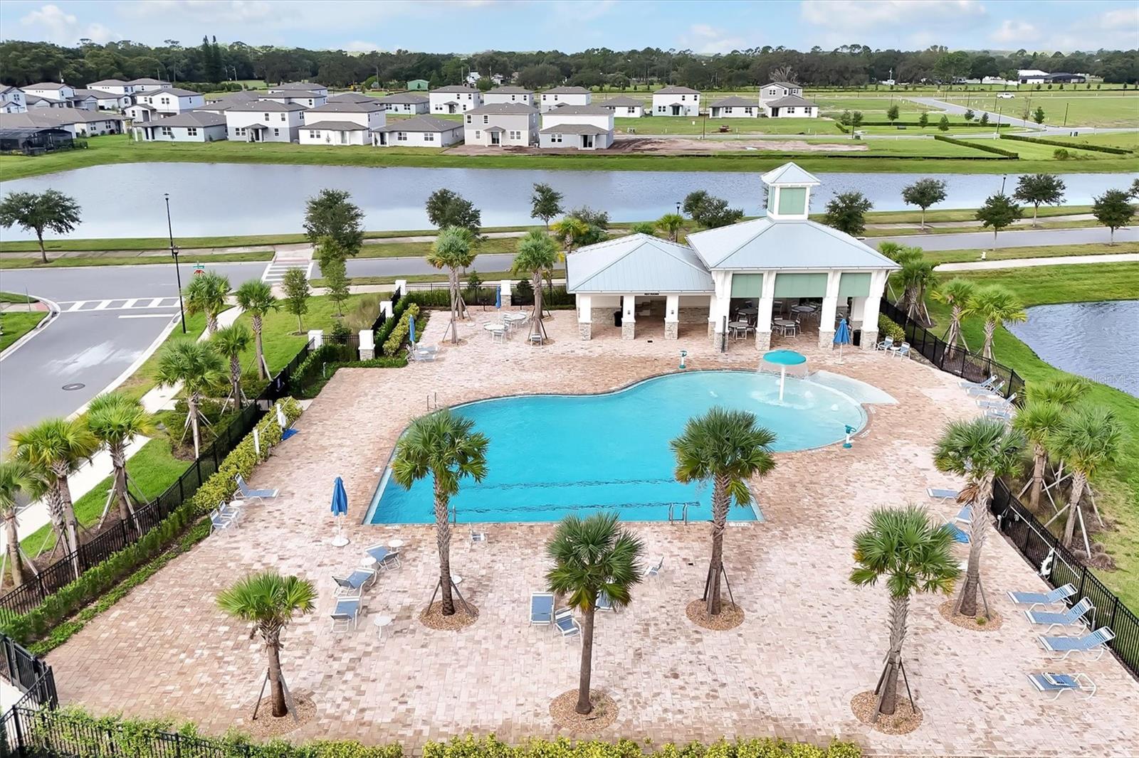 TWIN LAKES PH 8 - Residential