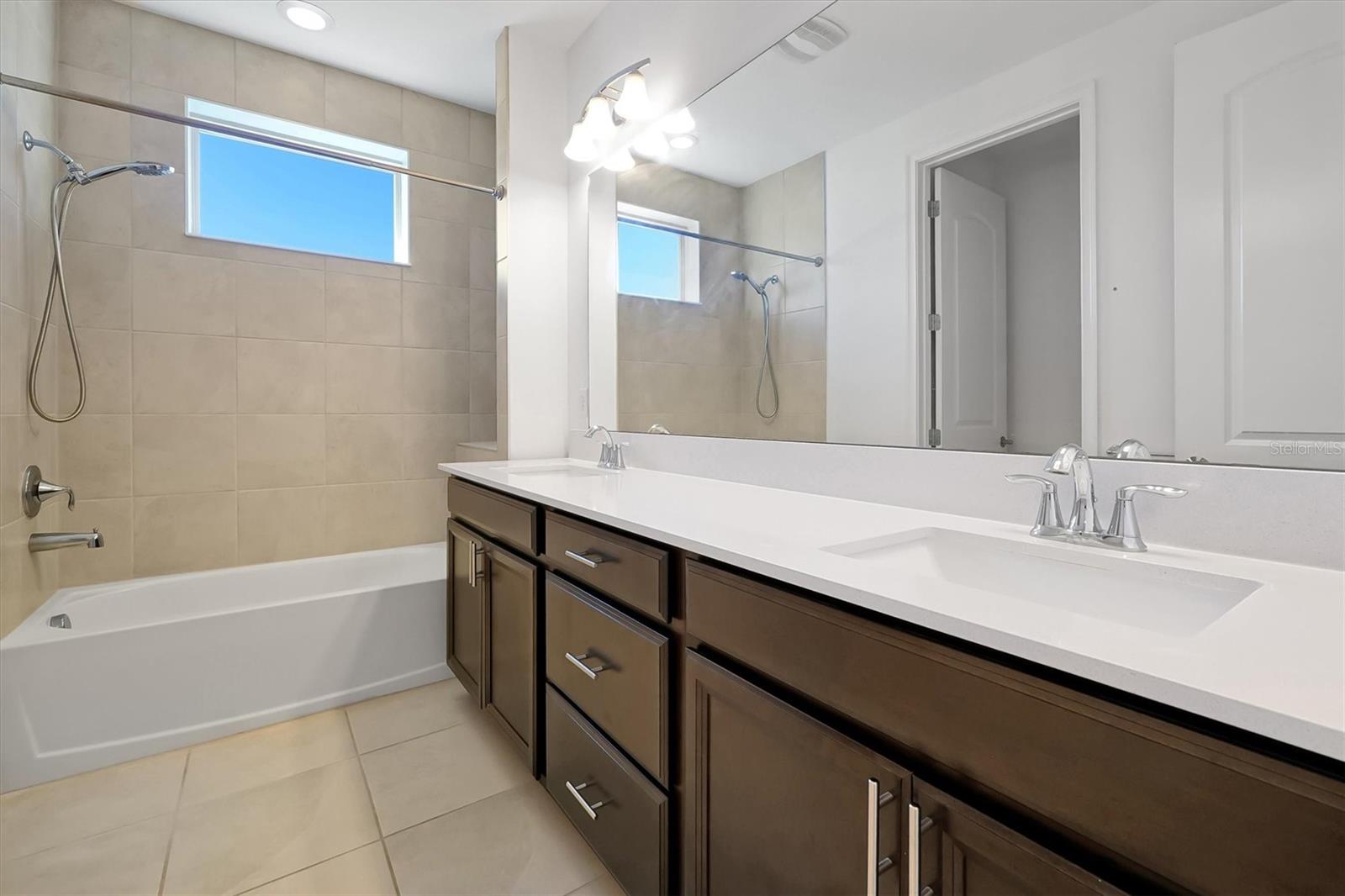 TWIN LAKES PH 8 - Residential