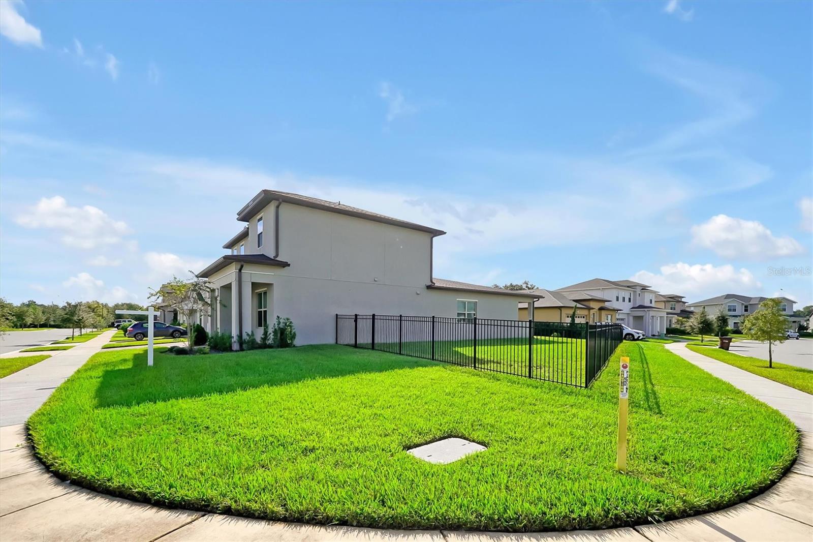 TWIN LAKES PH 8 - Residential