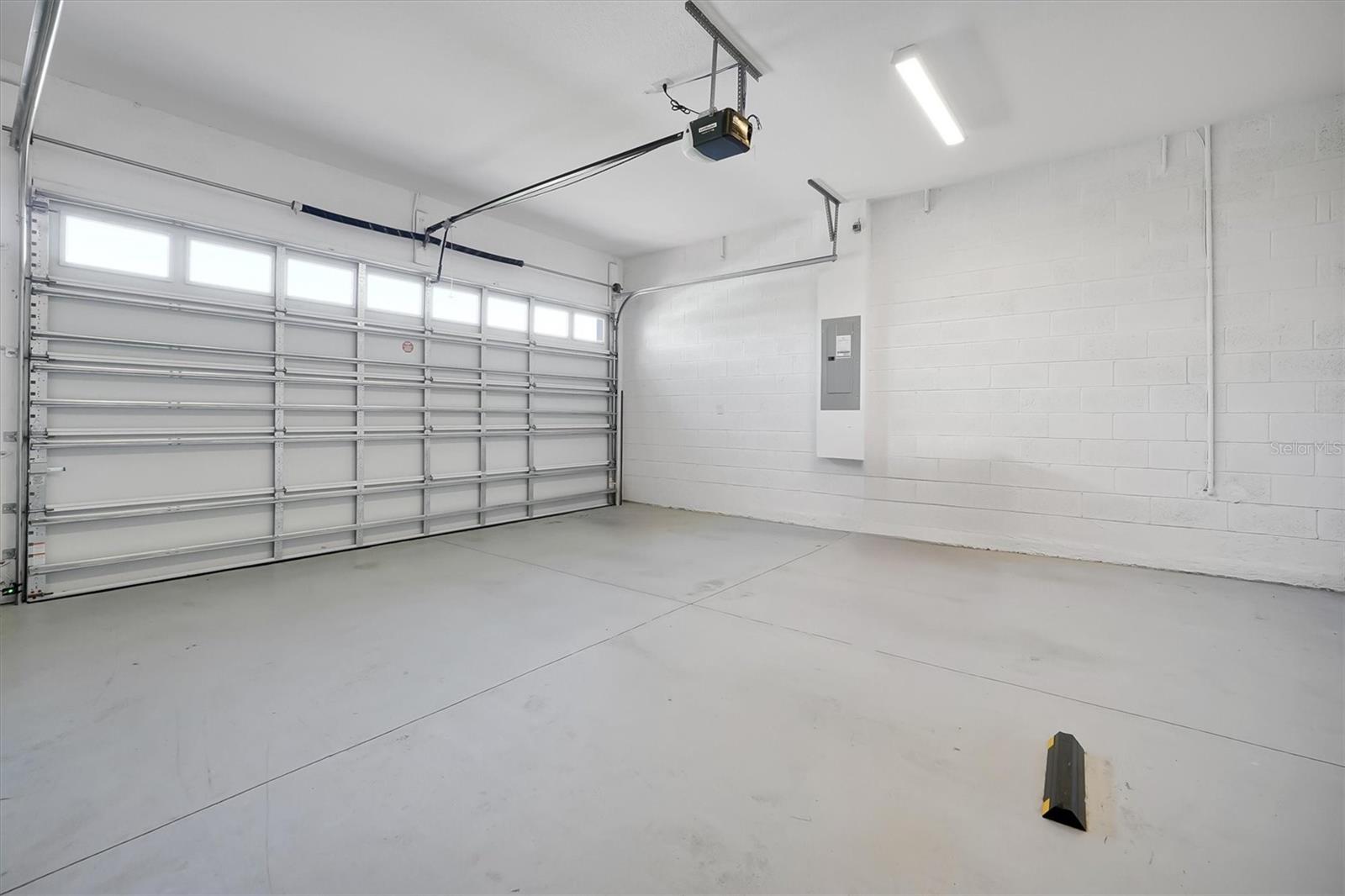 TWIN LAKES PH 8 - Residential