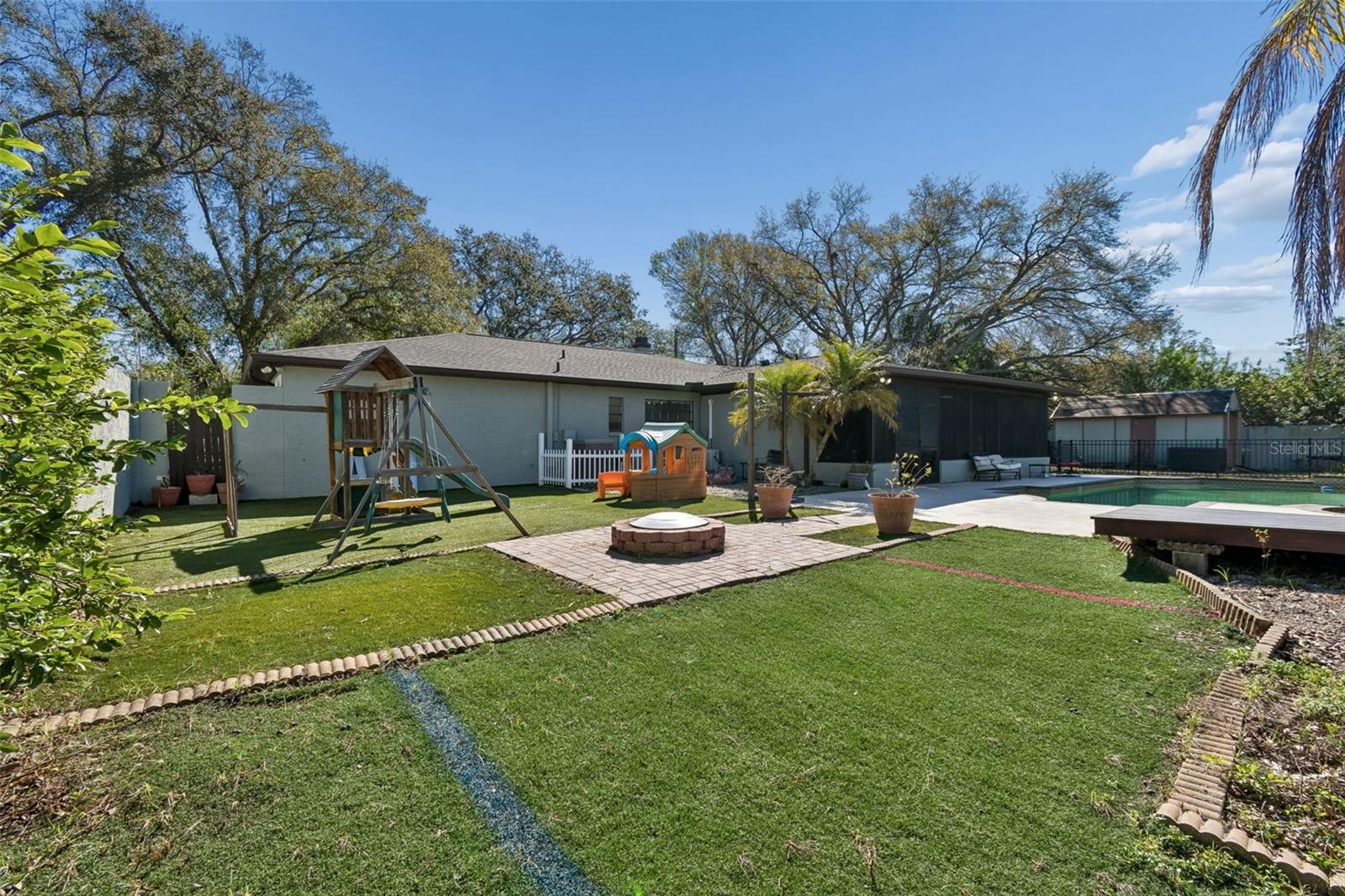 PINECREST VILLA ADD 2 - Residential