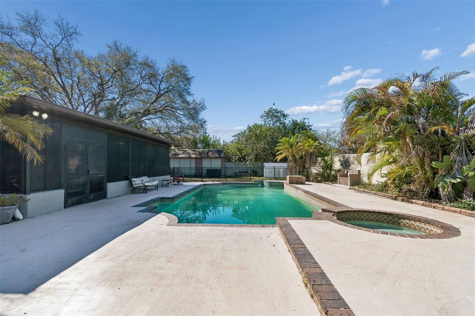 PINECREST VILLA ADD 2 - Residential