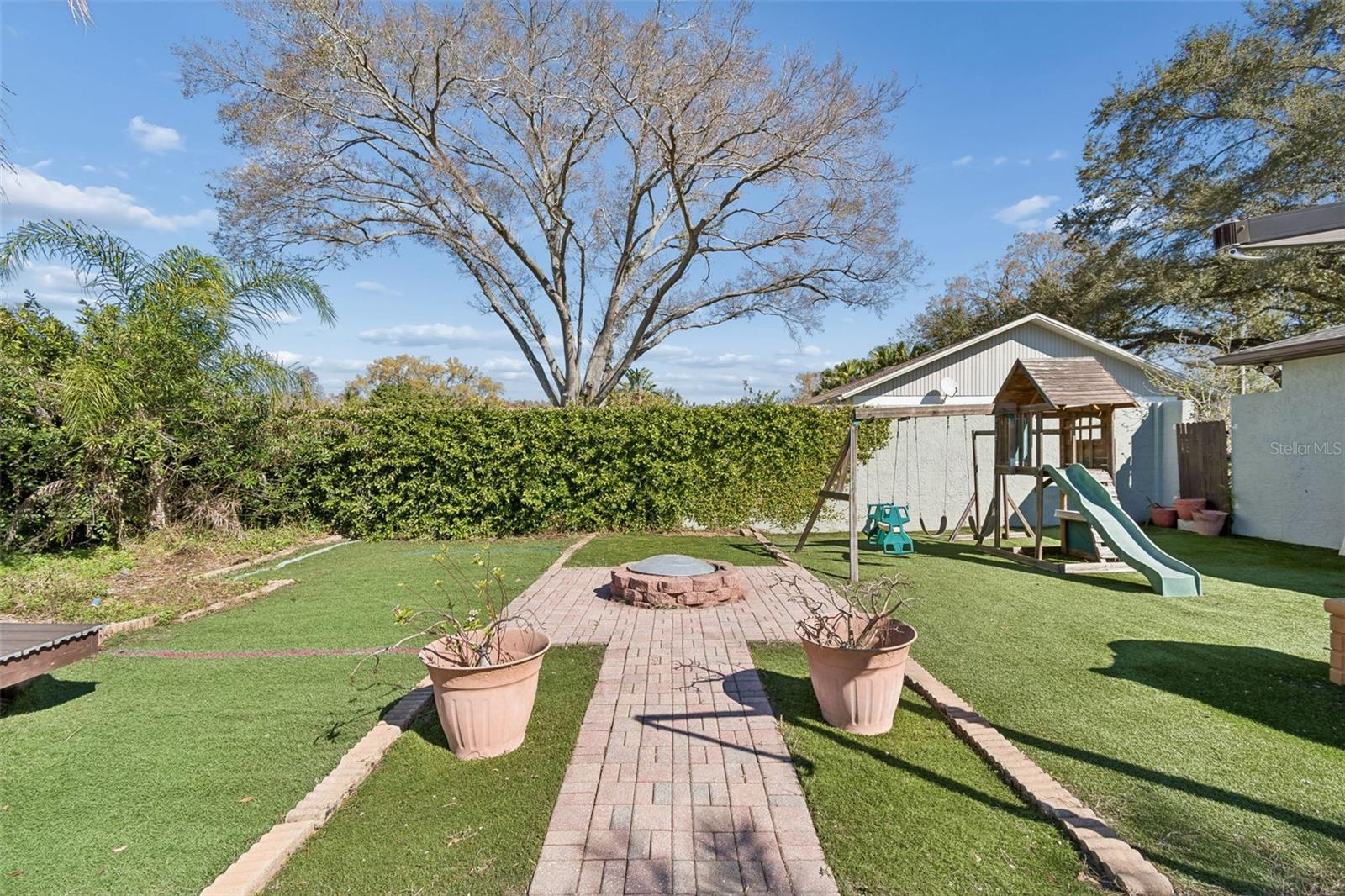 PINECREST VILLA ADD 2 - Residential