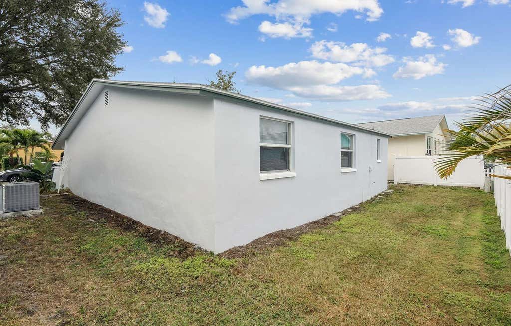 Photo of 1018 Osprey Court, Dunedin, FL 34698 (MLS # TB8529884)