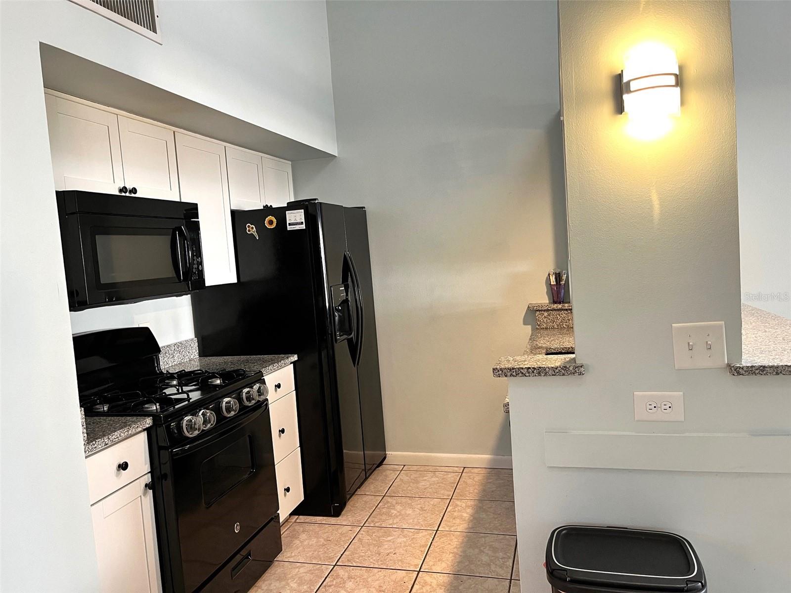 101 N HILL AVENUE S 7