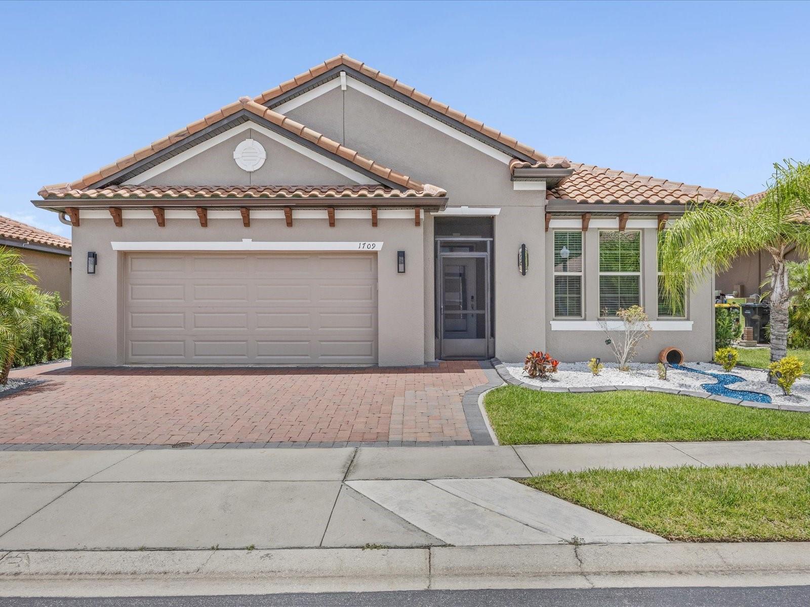 1709 BENOIT TERRACE