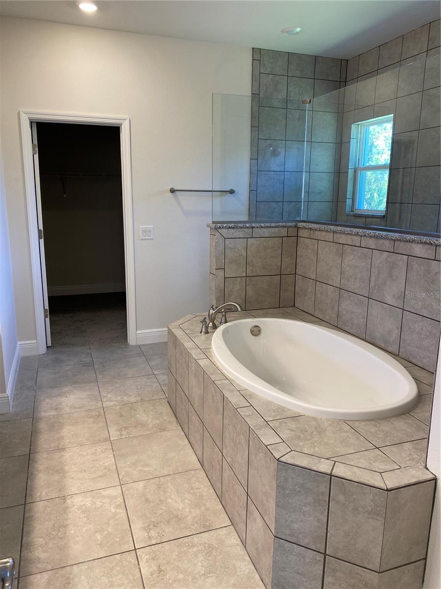 2789 WENONA DRIVE