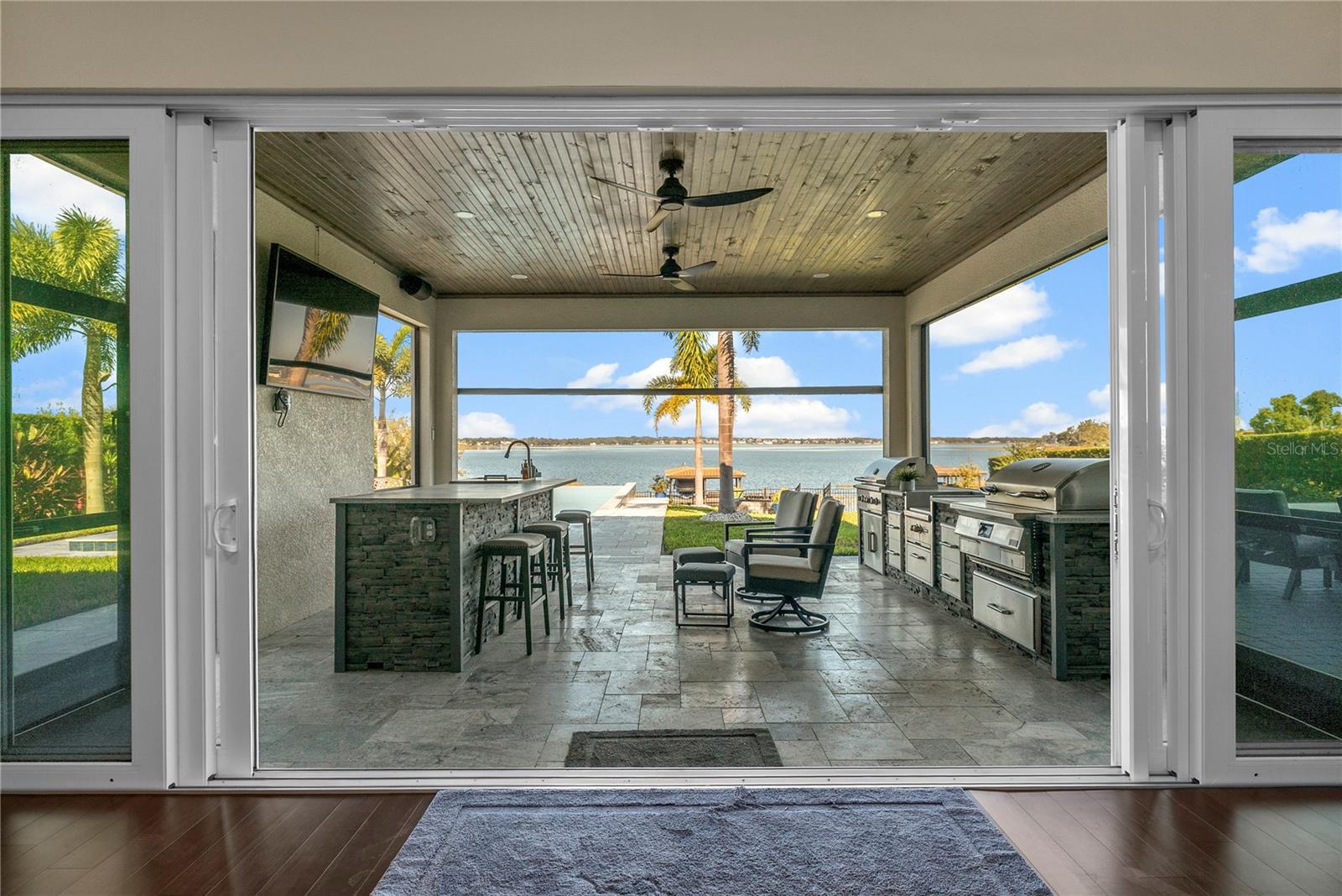 WATERSIDE ON JOHNS LAKE - Residential