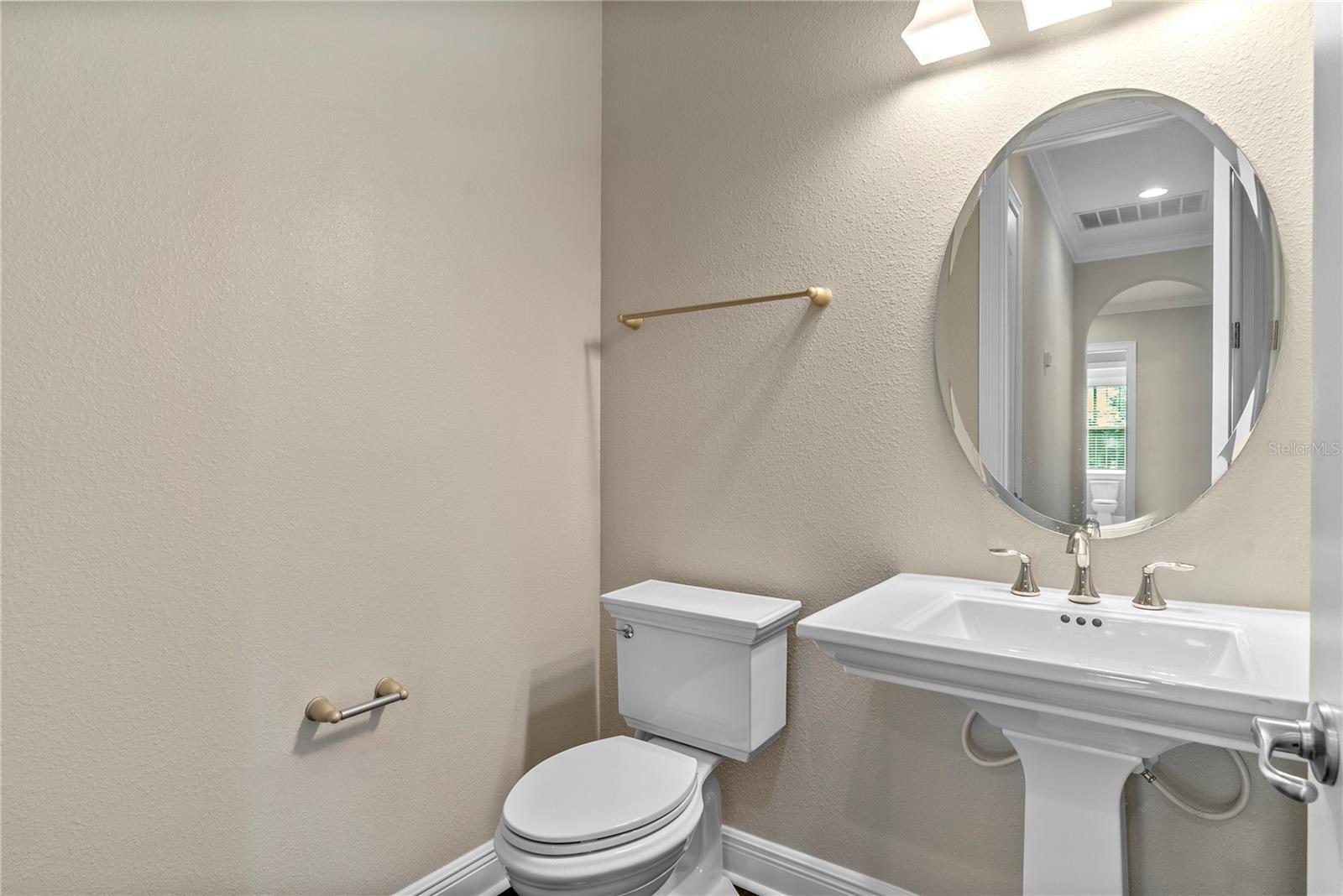 WATERSIDE ON JOHNS LAKE - Residential