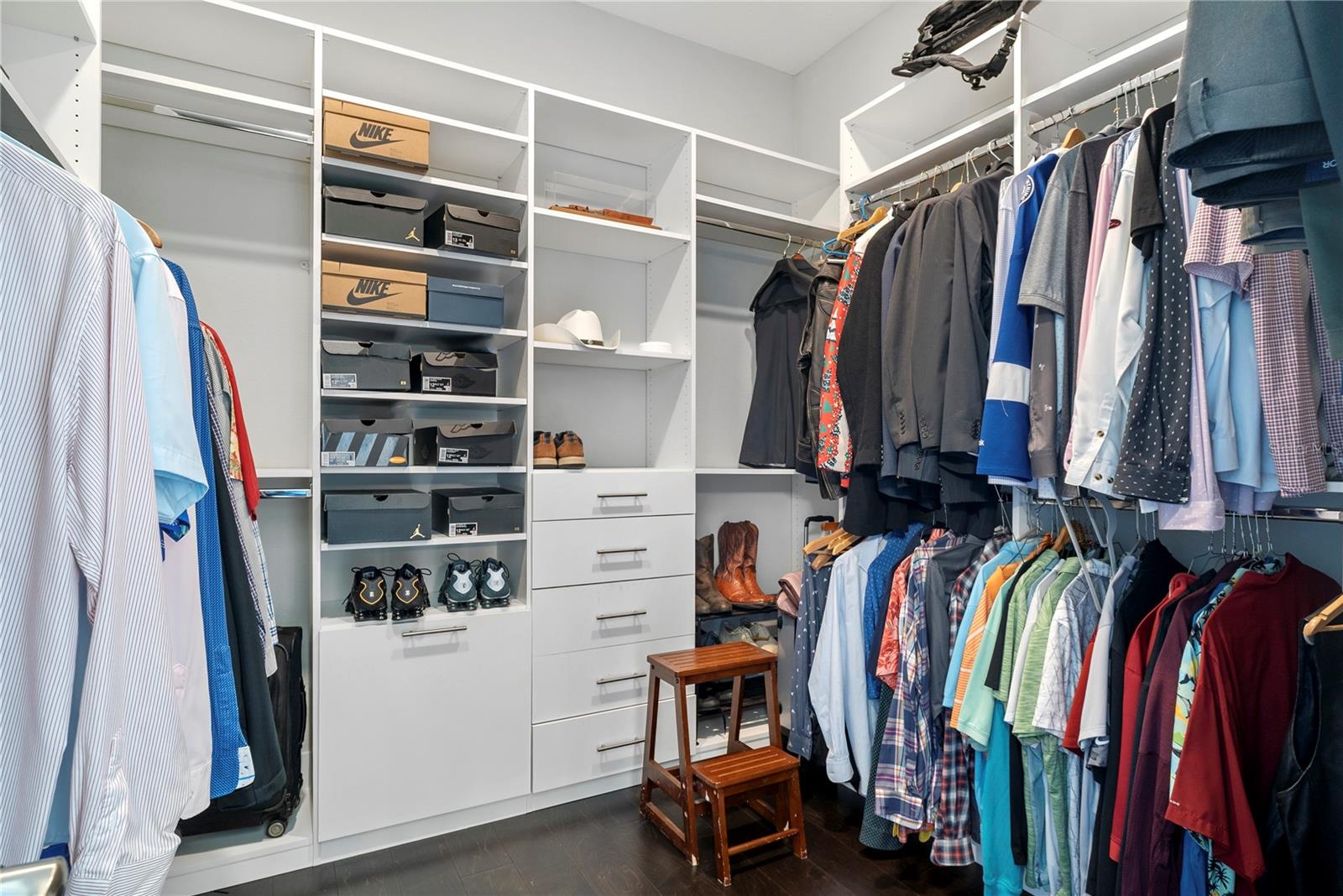 WATERSIDE ON JOHNS LAKE - Residential