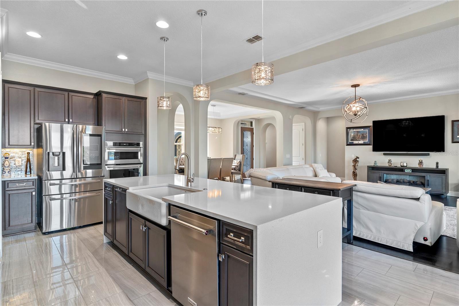 WATERSIDE ON JOHNS LAKE - Residential