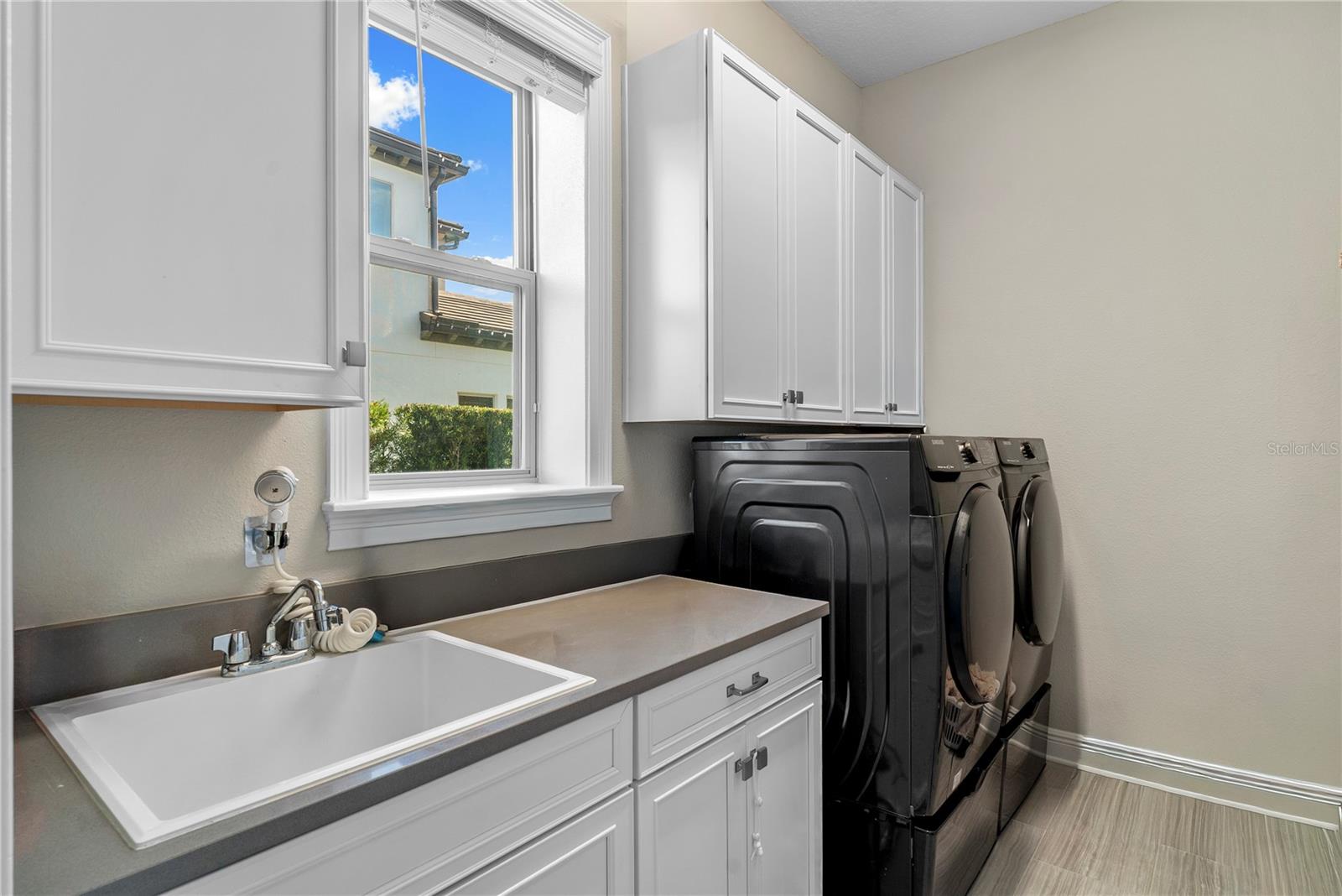 WATERSIDE ON JOHNS LAKE - Residential