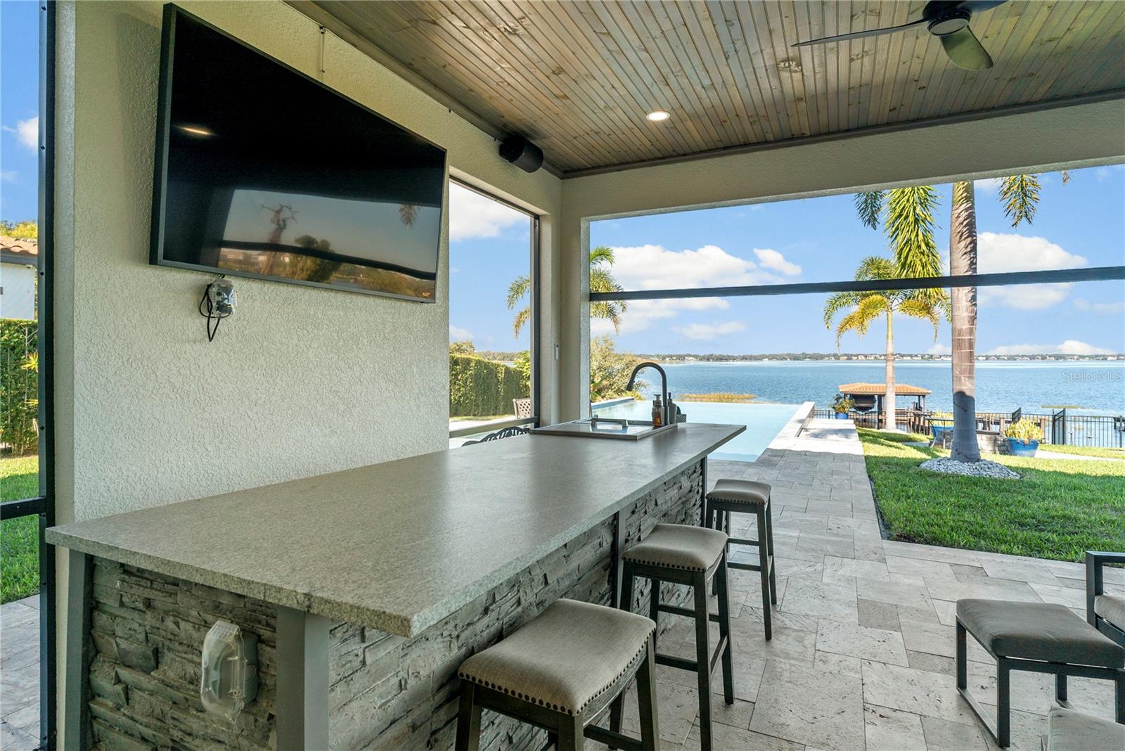 WATERSIDE ON JOHNS LAKE - Residential