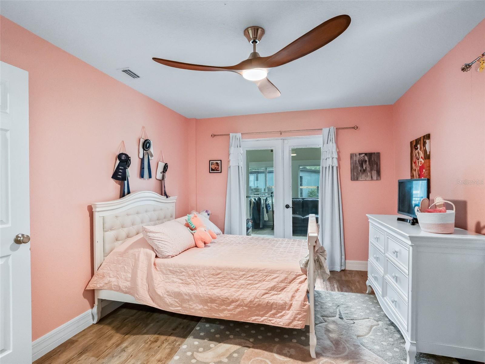 ROUTE 40 RANCHETTES - Residential