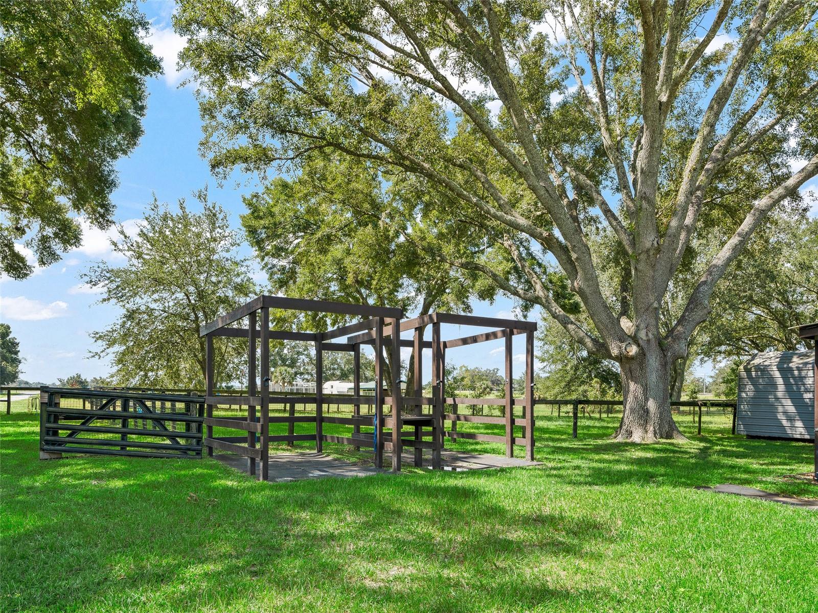 ROUTE 40 RANCHETTES - Residential