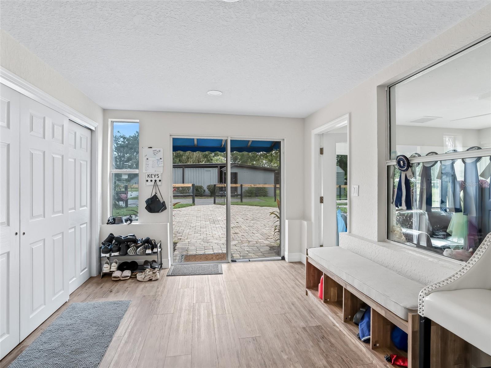 ROUTE 40 RANCHETTES - Residential