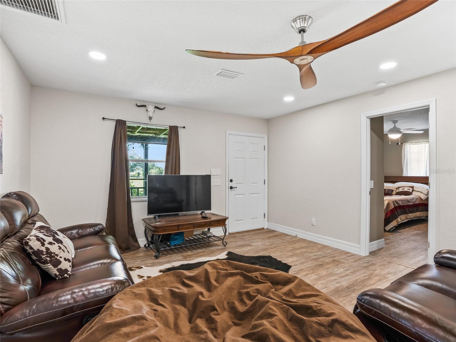 ROUTE 40 RANCHETTES - Residential