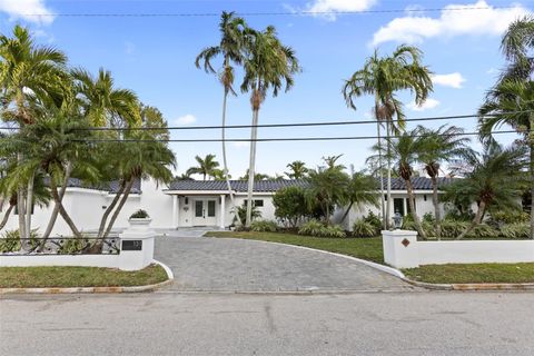 Photo of 131 Toledo Way NE, St Petersburg, FL 33704 (MLS # TB8466483)