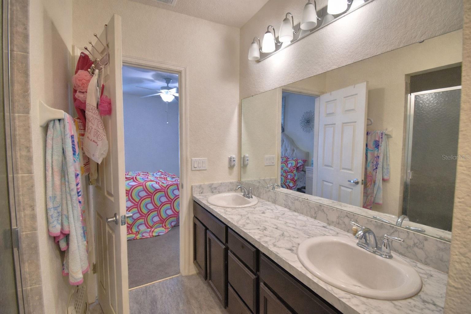 GROVE/HLND MEADOWS - Residential