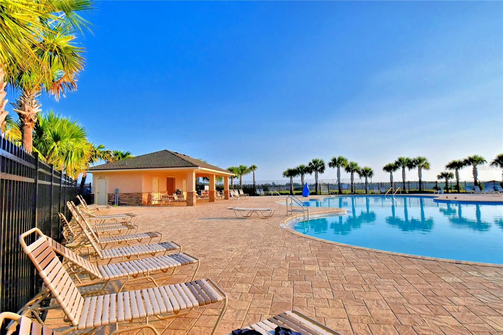 GROVE/HLND MEADOWS - Residential