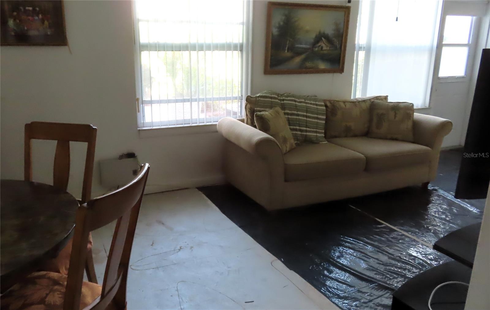 ON TOP OF THE WORLD - Residential