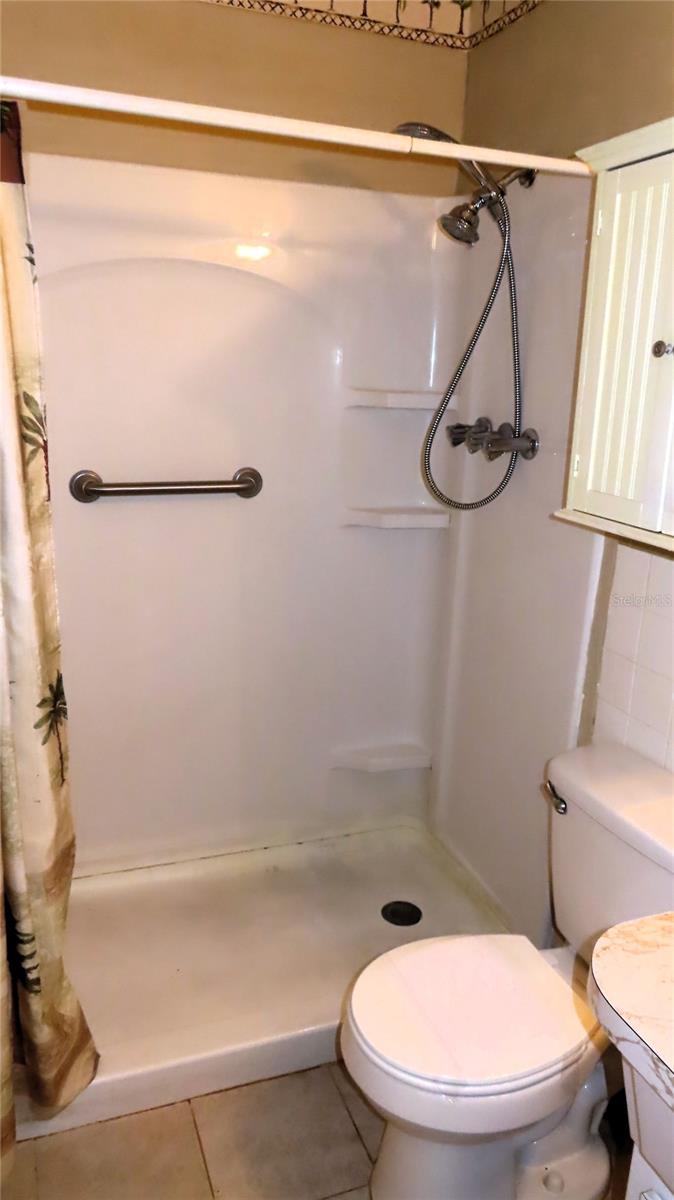 ON TOP OF THE WORLD - Residential