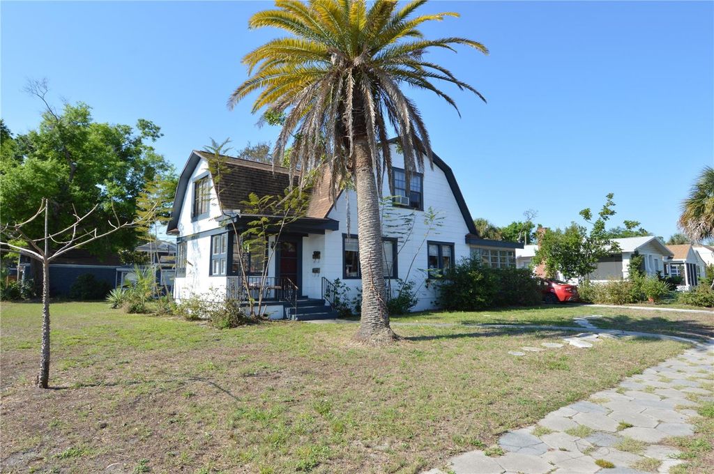 Photo of 2800 Dartmouth Avenue N, St Petersburg, FL 33713 (MLS # TB8493762)