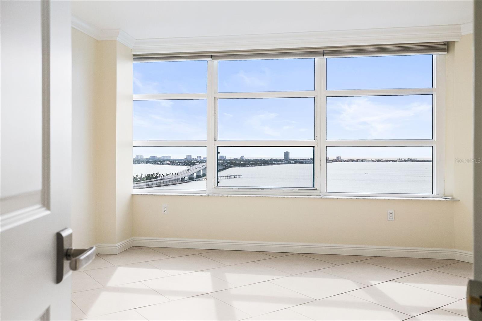 CONDO ON THE BAY - Residential Lease