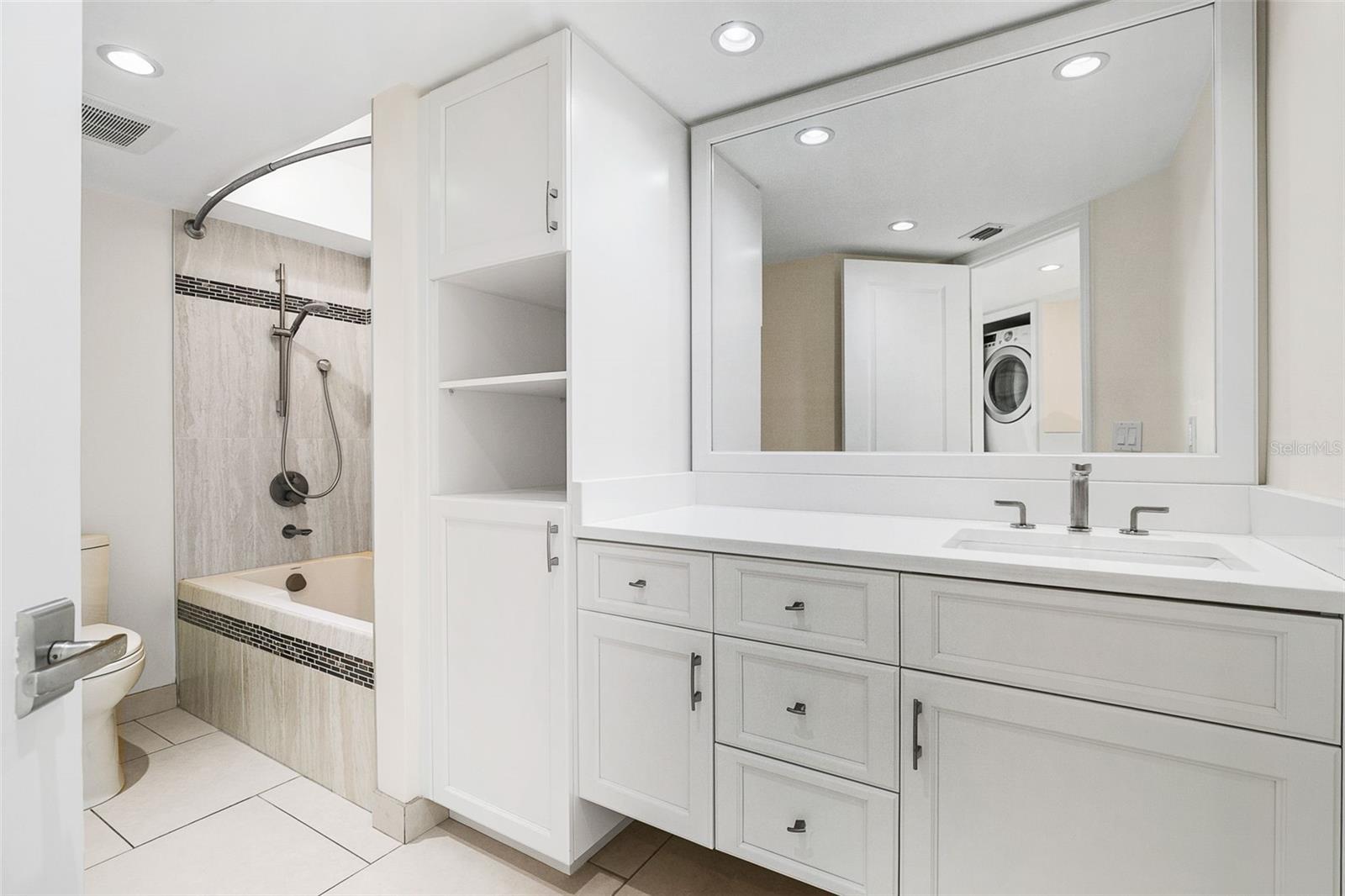 CONDO ON THE BAY - Residential Lease