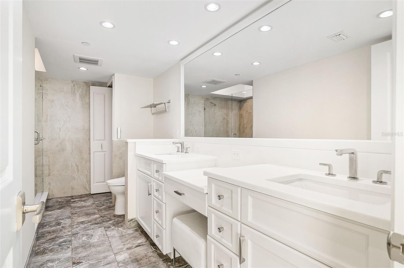 CONDO ON THE BAY - Residential Lease