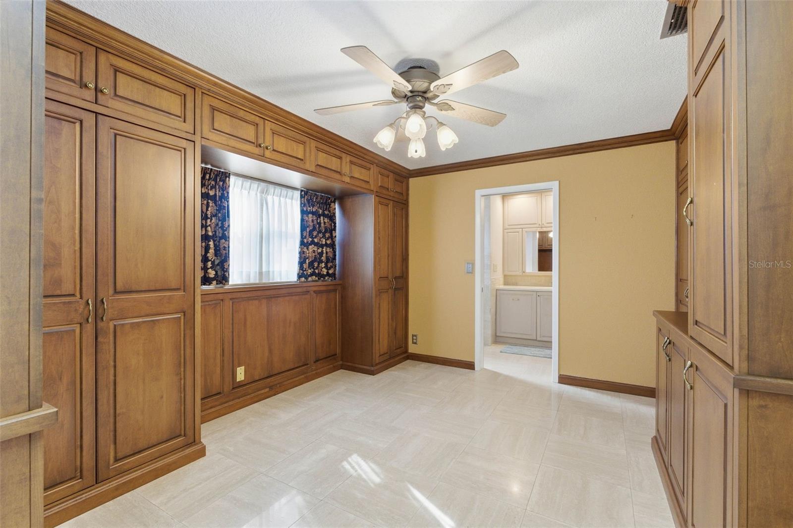 CHATEAUX DE BARDMOOR NO. 1 - Residential